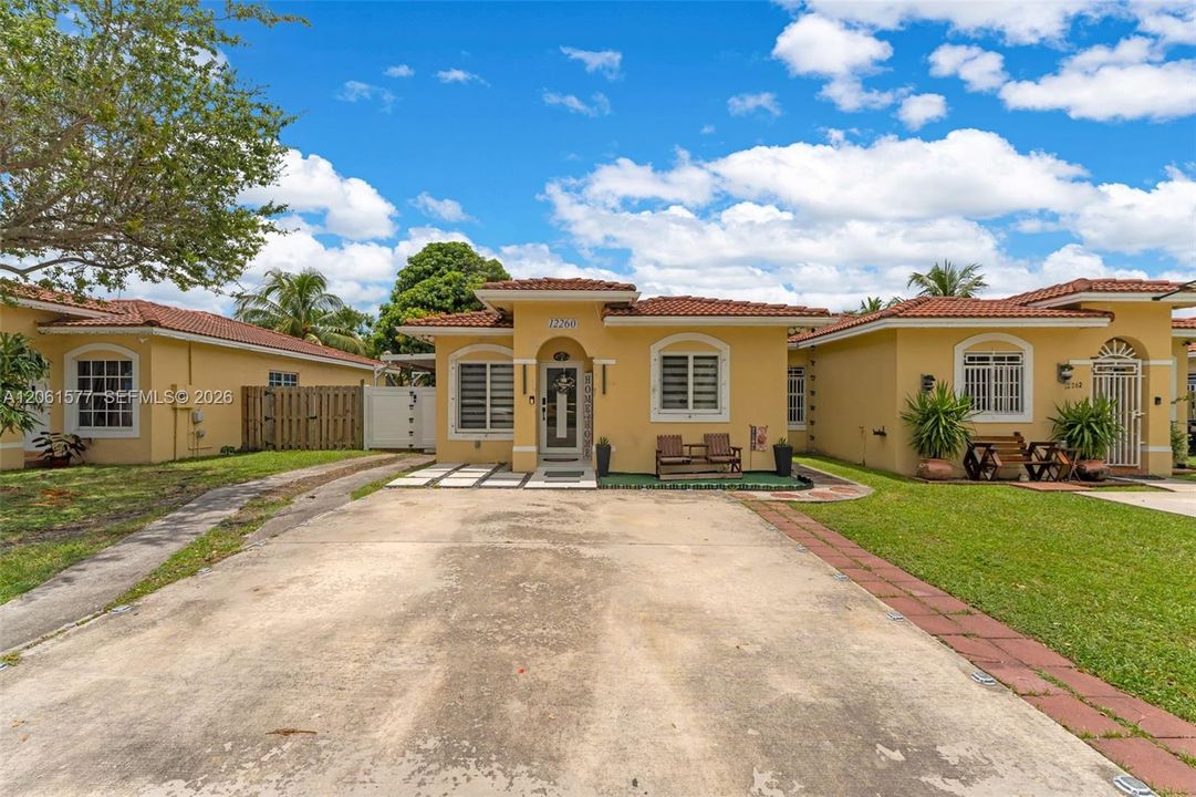 En Venta: $370,000 (3 camas, 2 baños, 1182 Pies cuadrados)
