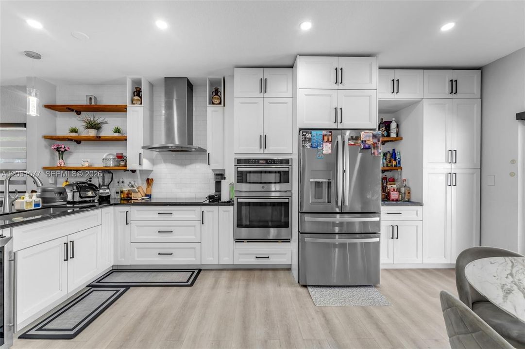 En Venta: $370,000 (3 camas, 2 baños, 1182 Pies cuadrados)