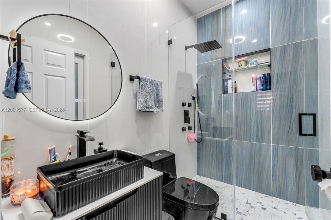 En Venta: $370,000 (3 camas, 2 baños, 1182 Pies cuadrados)
