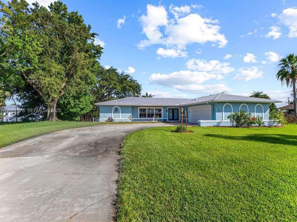 На продажу: $555,000 (3 спален, 2 ванн, 1875 Квадратных фут)