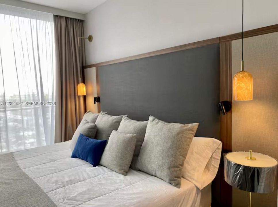 В аренду: $5,950 (2 спален, 2 ванн, 1095 Квадратных фут)