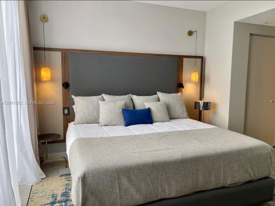 В аренду: $5,950 (2 спален, 2 ванн, 1095 Квадратных фут)
