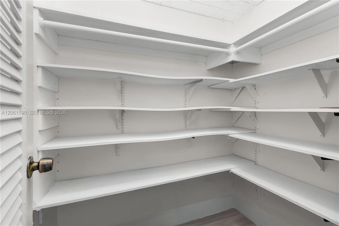В аренду: $4,850 (2 спален, 2 ванн, 1134 Квадратных фут)