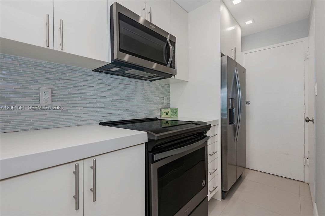 На продажу: $399,999 (0 спален, 1 ванн, 543 Квадратных фут)
