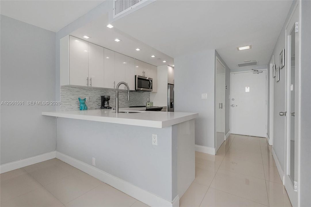 На продажу: $399,999 (0 спален, 1 ванн, 543 Квадратных фут)