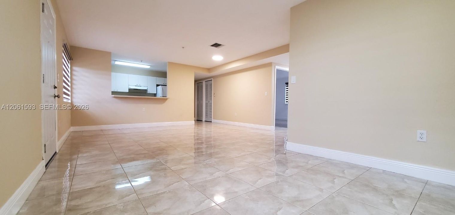 Living/dining area