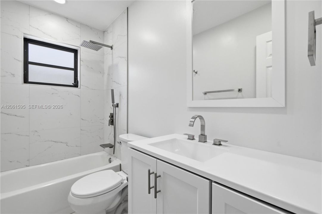 В аренду: $3,490 (3 спален, 2 ванн, 1200 Квадратных фут)