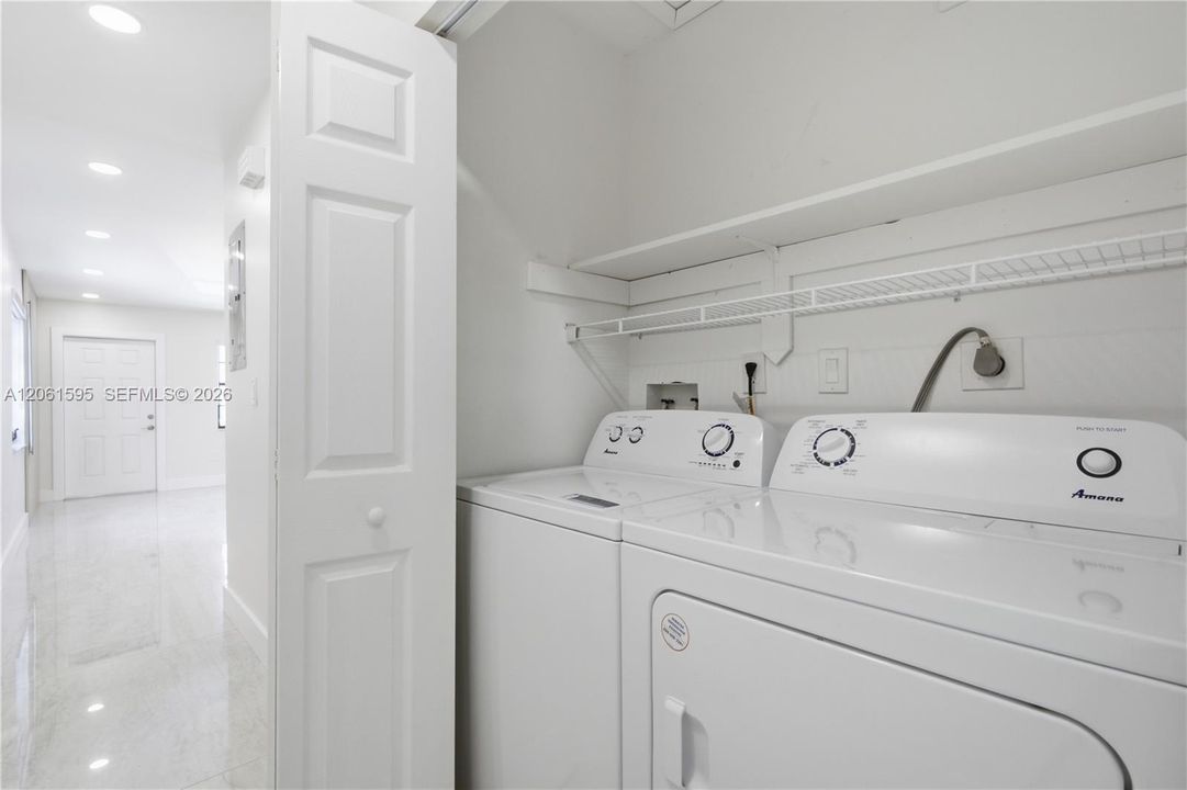 В аренду: $3,490 (3 спален, 2 ванн, 1200 Квадратных фут)