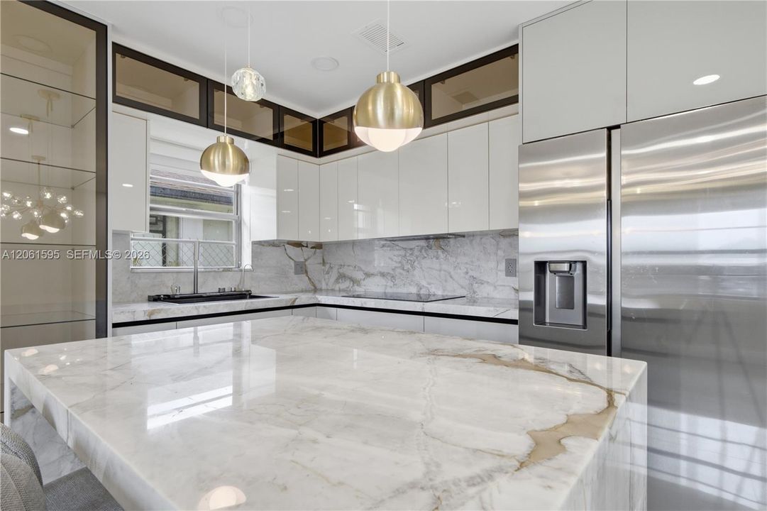 В аренду: $3,490 (3 спален, 2 ванн, 1200 Квадратных фут)