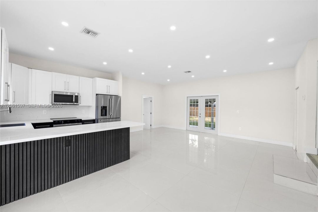 На продажу: $599,900 (4 спален, 2 ванн, 1486 Квадратных фут)
