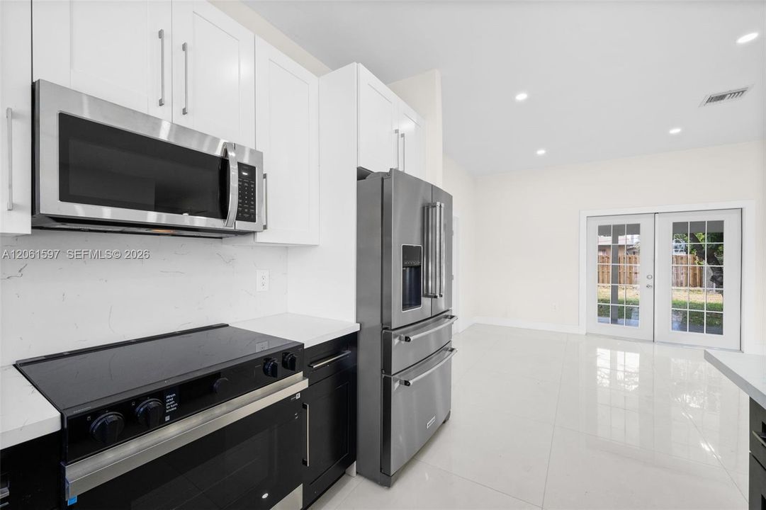 На продажу: $599,900 (4 спален, 2 ванн, 1486 Квадратных фут)