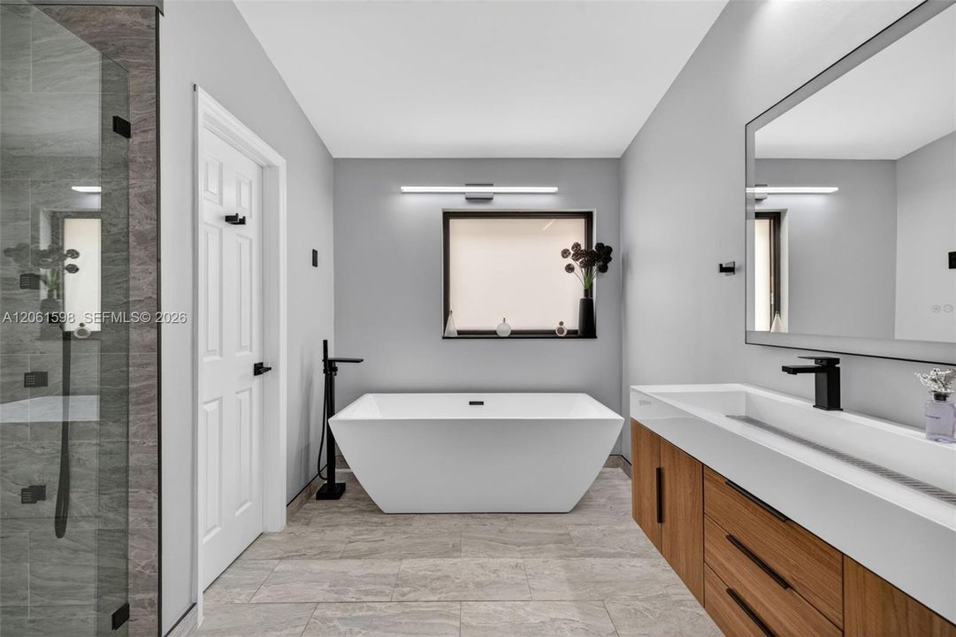 Active With Contract: $650,000 (3 beds, 2 baths, 1876 Square Feet)