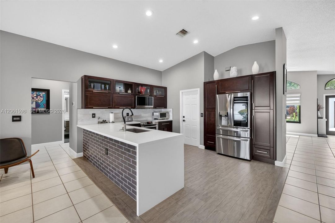 Active With Contract: $650,000 (3 beds, 2 baths, 1876 Square Feet)