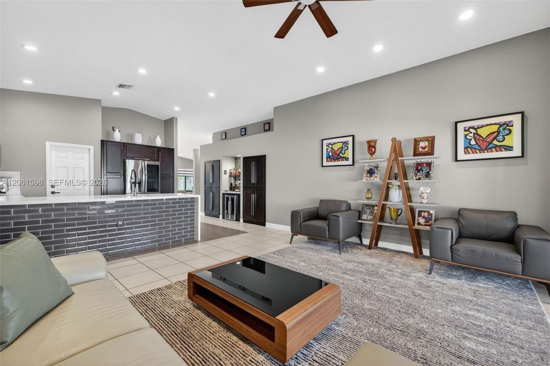 Active With Contract: $650,000 (3 beds, 2 baths, 1876 Square Feet)