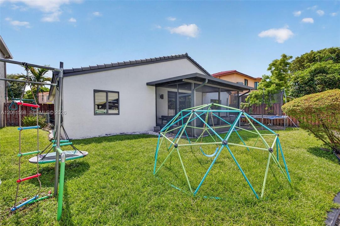 Active With Contract: $650,000 (3 beds, 2 baths, 1876 Square Feet)