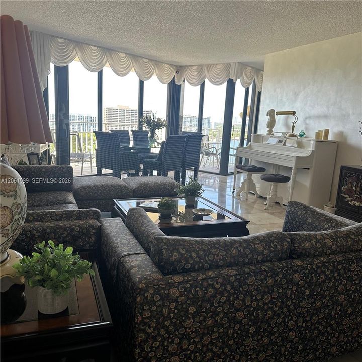 В аренду: $3,500 (1 спален, 2 ванн, 1164 Квадратных фут)