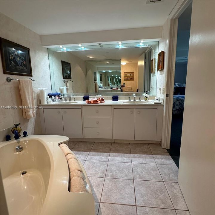 В аренду: $3,500 (1 спален, 2 ванн, 1164 Квадратных фут)
