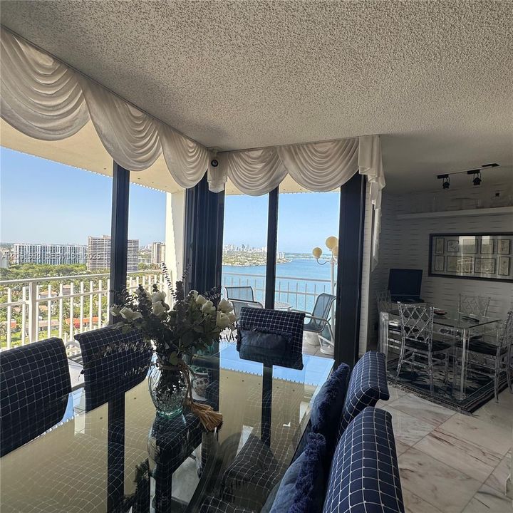 В аренду: $3,500 (1 спален, 2 ванн, 1164 Квадратных фут)