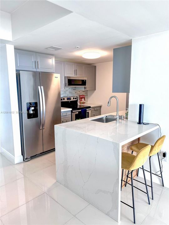 В аренду: $3,300 (2 спален, 2 ванн, 1087 Квадратных фут)
