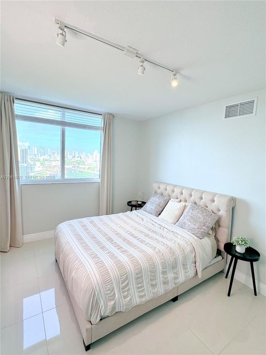 В аренду: $3,300 (2 спален, 2 ванн, 1087 Квадратных фут)