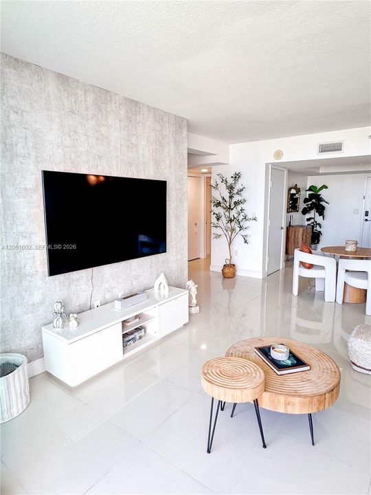 В аренду: $3,300 (2 спален, 2 ванн, 1087 Квадратных фут)