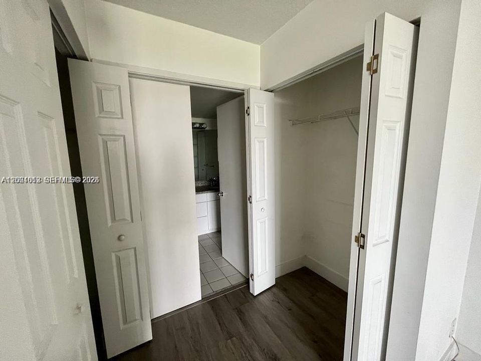 На продажу: $350,000 (3 спален, 2 ванн, 1181 Квадратных фут)