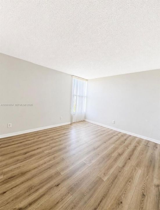 В аренду: $2,150 (2 спален, 2 ванн, 963 Квадратных фут)