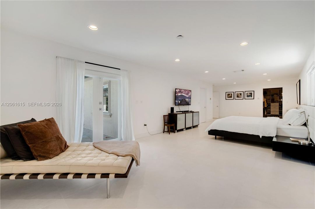 В аренду: $18,900 (4 спален, 3 ванн, 3006 Квадратных фут)