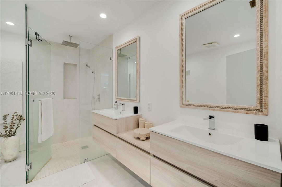 В аренду: $18,900 (4 спален, 3 ванн, 3006 Квадратных фут)