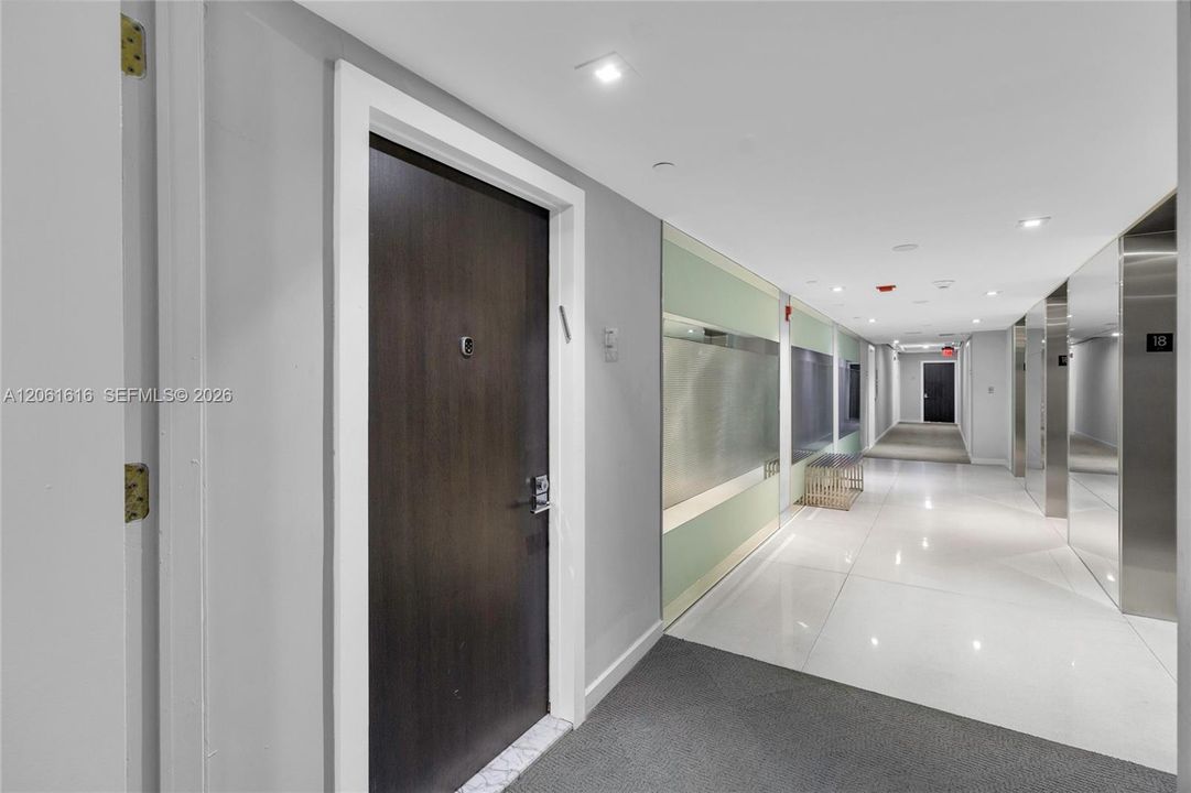На продажу: $399,900 (2 спален, 2 ванн, 1313 Квадратных фут)