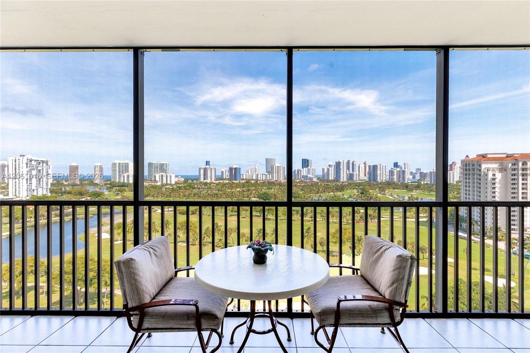 На продажу: $399,900 (2 спален, 2 ванн, 1313 Квадратных фут)