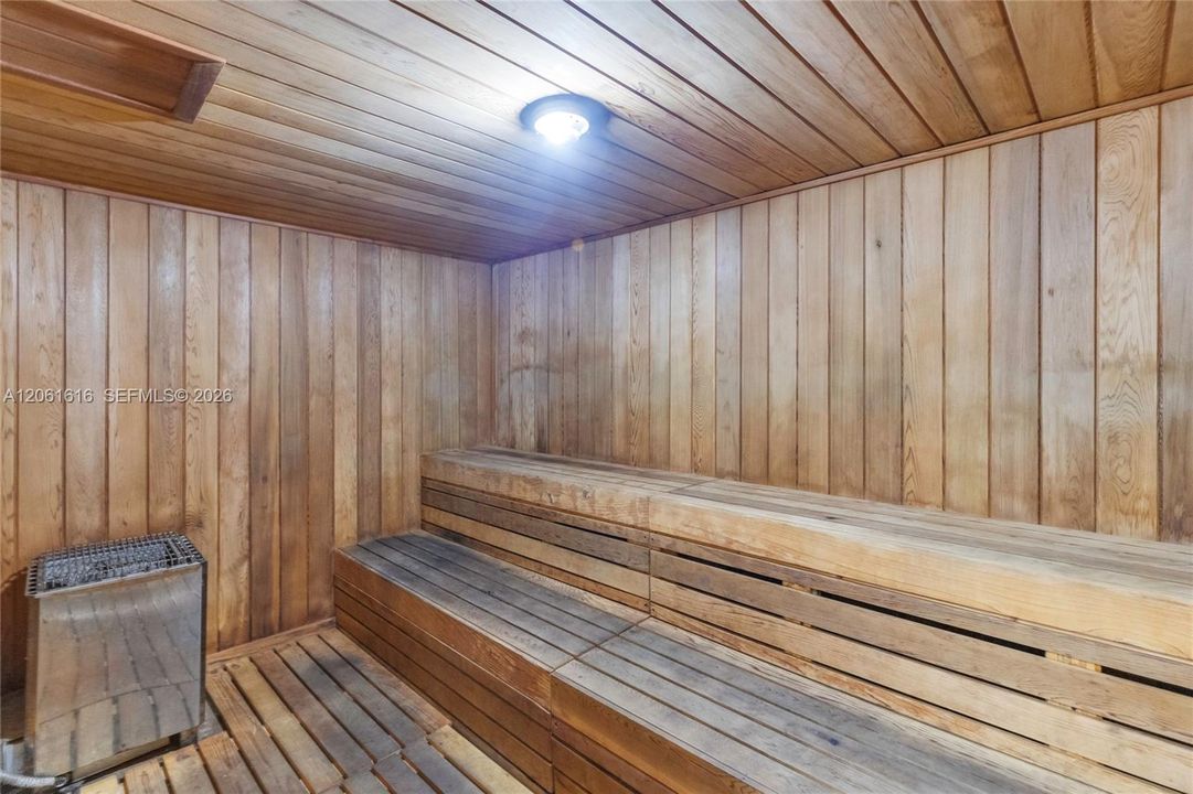 На продажу: $399,900 (2 спален, 2 ванн, 1313 Квадратных фут)