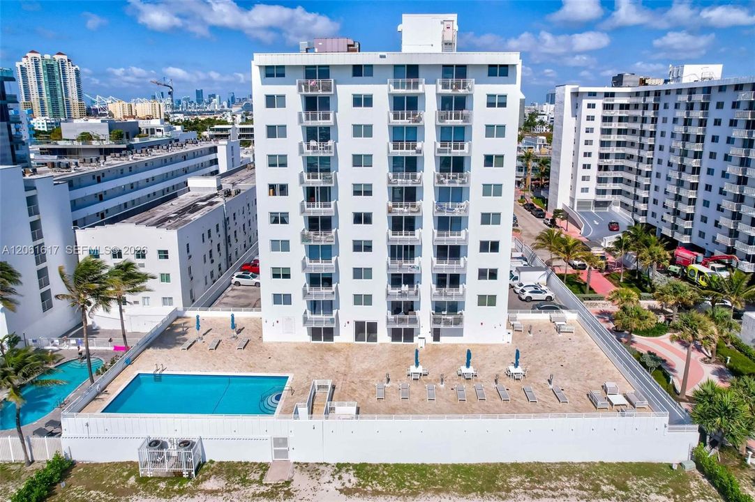 В аренду: $2,975 (0 спален, 1 ванн, 407 Квадратных фут)