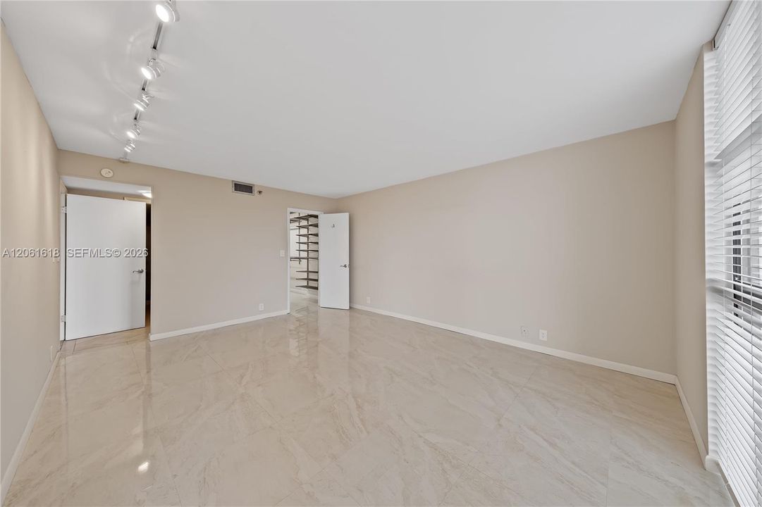 В аренду: $4,200 (2 спален, 2 ванн, 1456 Квадратных фут)