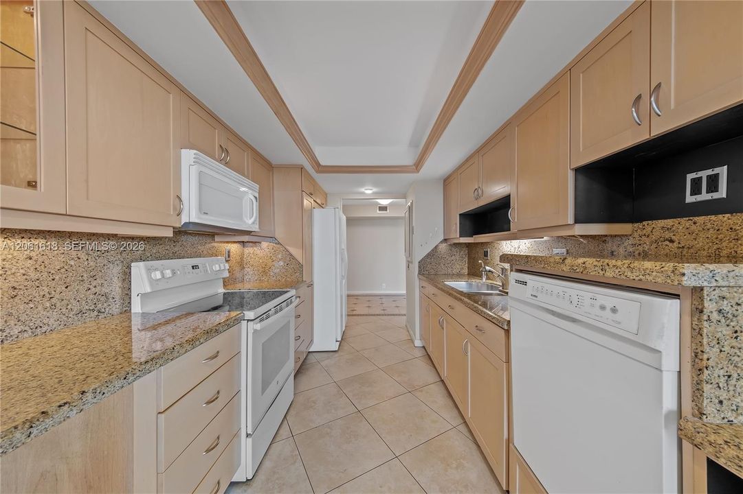 В аренду: $4,200 (2 спален, 2 ванн, 1456 Квадратных фут)