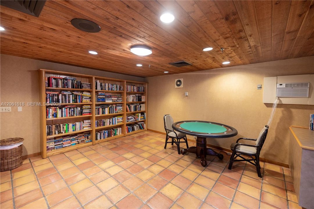 В аренду: $4,200 (2 спален, 2 ванн, 1456 Квадратных фут)