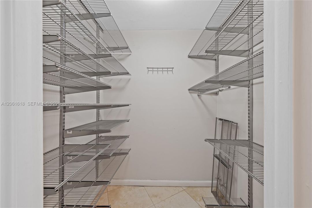 В аренду: $4,200 (2 спален, 2 ванн, 1456 Квадратных фут)