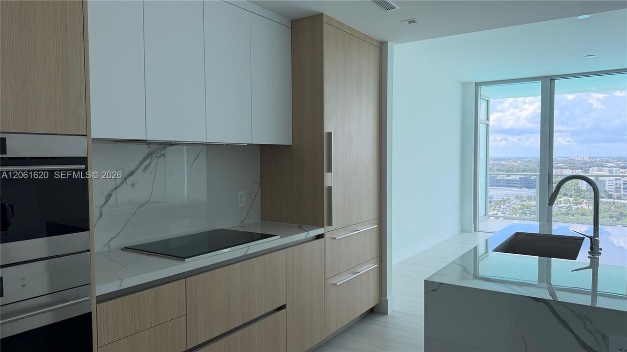 В аренду: $5,900 (1 спален, 1 ванн, 962 Квадратных фут)