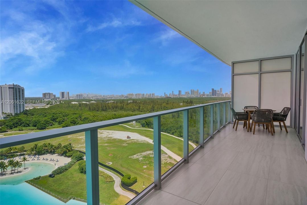 В аренду: $6,200 (1 спален, 1 ванн, 962 Квадратных фут)
