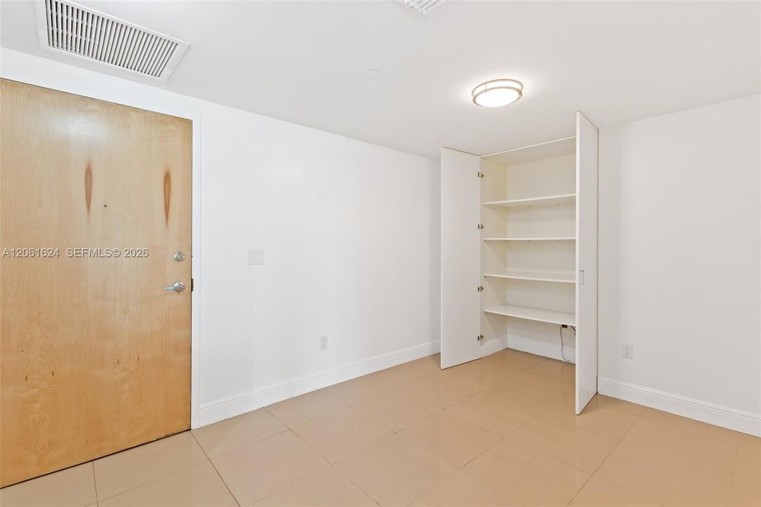 На продажу: $475,000 (2 спален, 2 ванн, 1030 Квадратных фут)