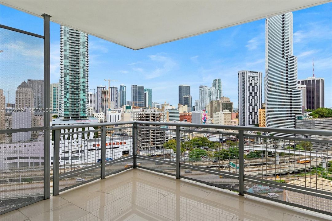 На продажу: $475,000 (2 спален, 2 ванн, 1030 Квадратных фут)