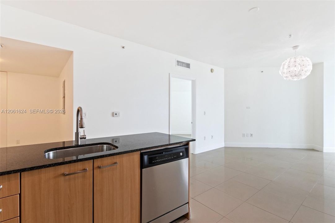 На продажу: $475,000 (2 спален, 2 ванн, 1030 Квадратных фут)