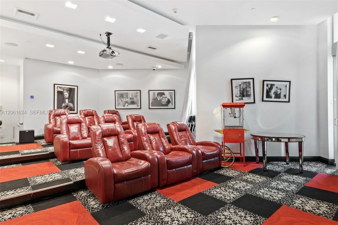 На продажу: $475,000 (2 спален, 2 ванн, 1030 Квадратных фут)