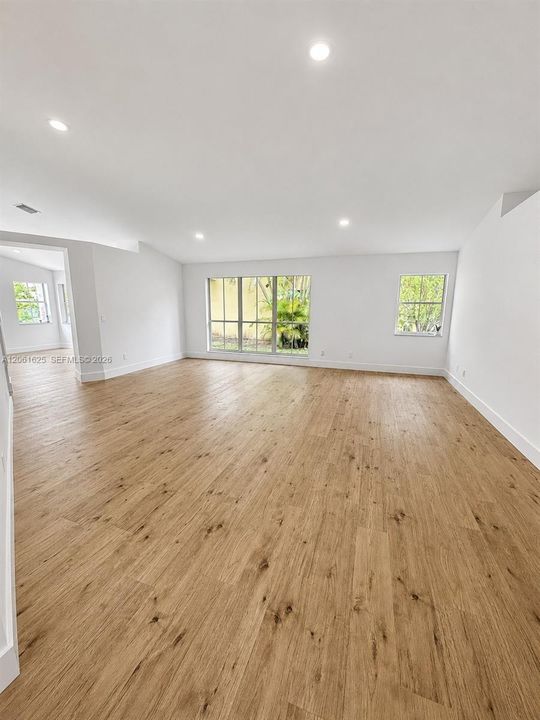 На продажу: $710,000 (4 спален, 2 ванн, 1878 Квадратных фут)