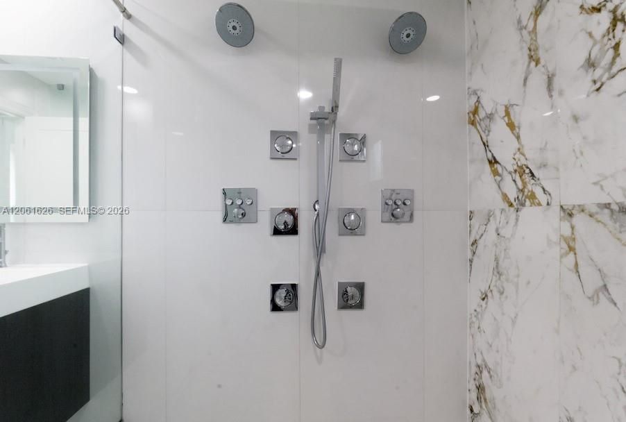 En Renta: $5,500 (3 camas, 2 baños, 2342 Pies cuadrados)