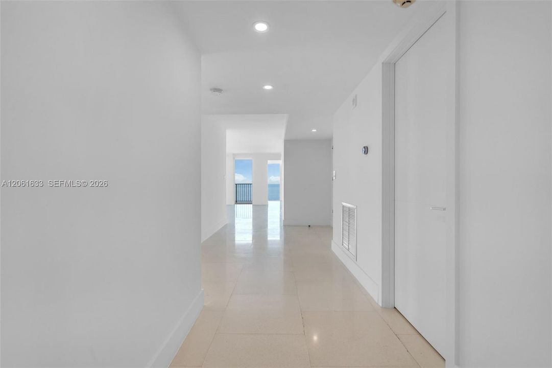 En Venta: $3,595,000 (3 camas, 3 baños, 3120 Pies cuadrados)