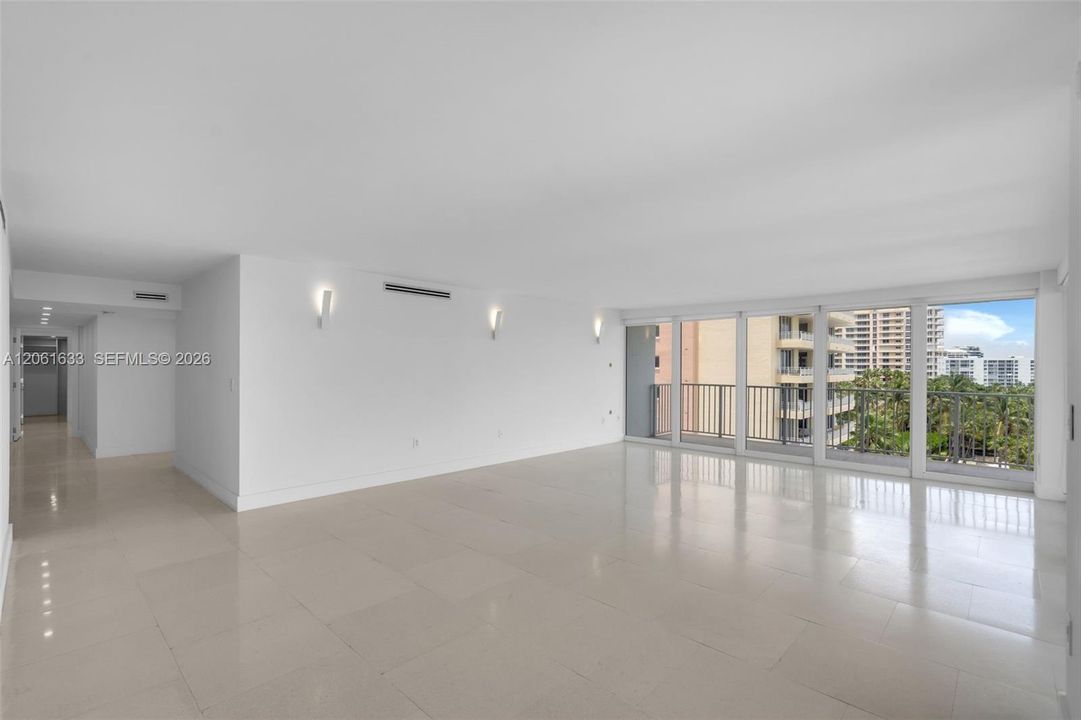 En Venta: $3,595,000 (3 camas, 3 baños, 3120 Pies cuadrados)
