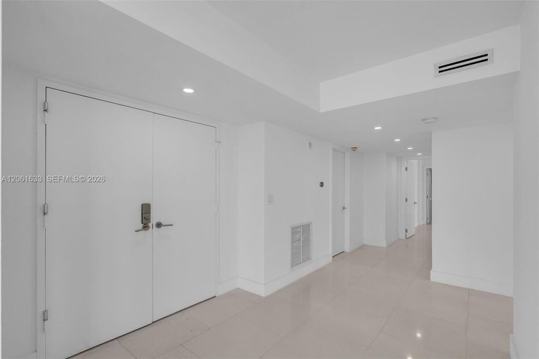 En Venta: $3,595,000 (3 camas, 3 baños, 3120 Pies cuadrados)