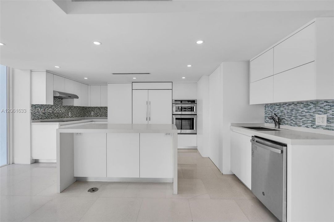 En Venta: $3,595,000 (3 camas, 3 baños, 3120 Pies cuadrados)