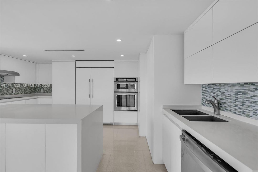 En Venta: $3,595,000 (3 camas, 3 baños, 3120 Pies cuadrados)